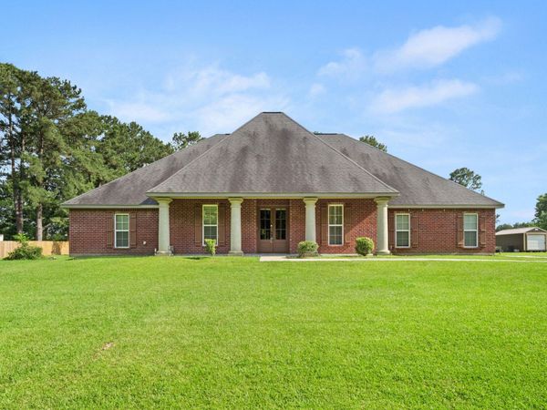 130 Carter Dr , Leesville, LA 71446