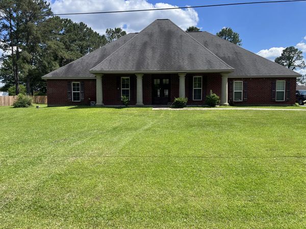 130 Carter Dr , Leesville, LA 71446
