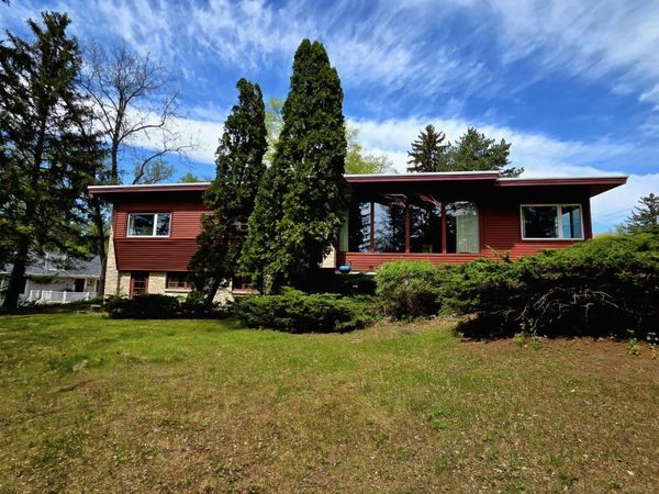 612 Silver Lake Drive, Portage, WI 53901
