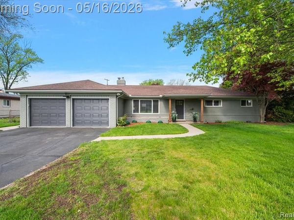 45503 Klingkammer Street, Utica, MI 48317