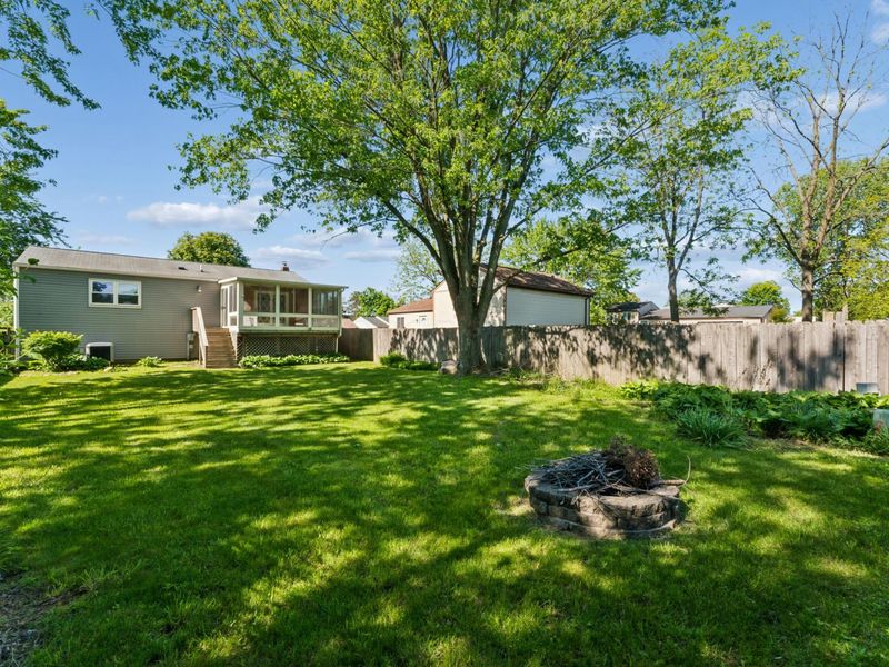 3946 Deer Lake Way, Columbus, OH 43204 Photo 6