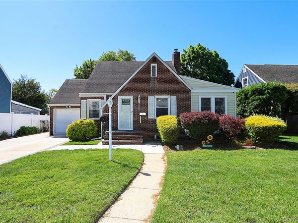 608 Terrace Place , North Baldwin, NY 11510