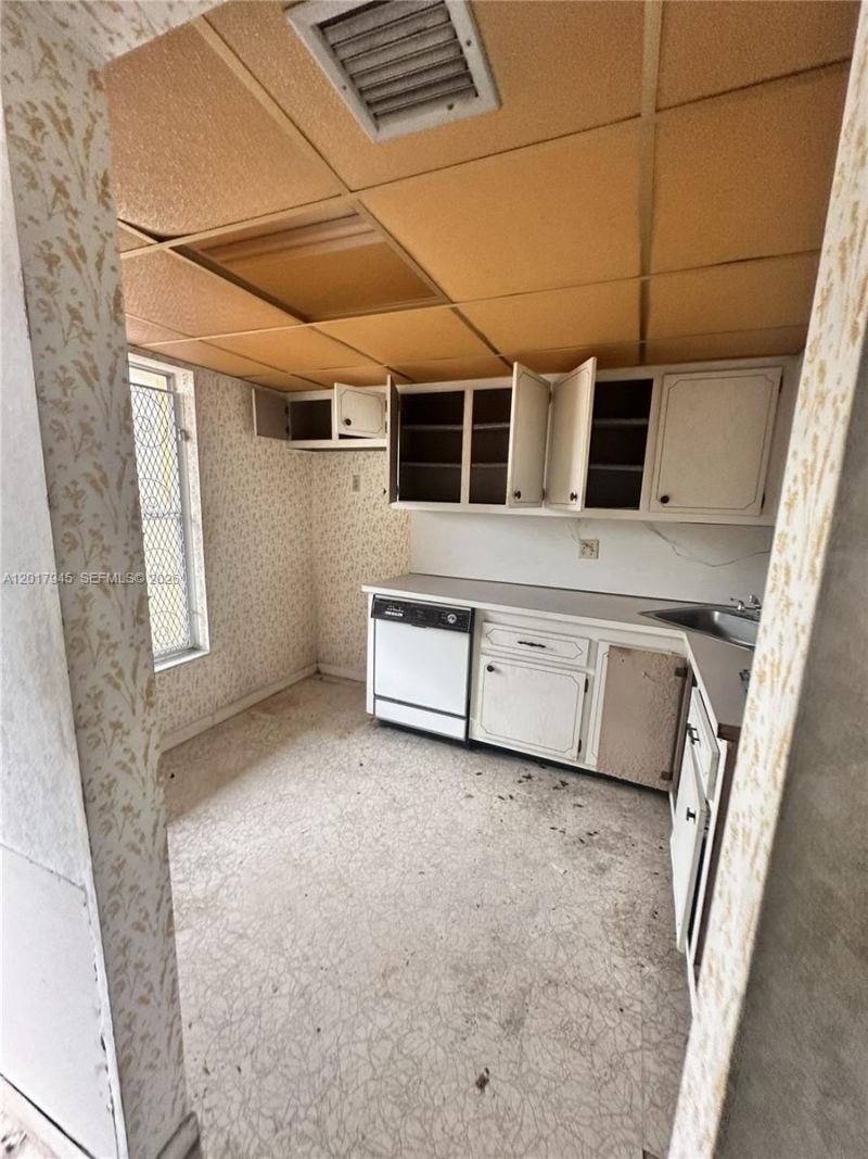 6001 NW 61st Ave, Unit 111, Tamarac, FL 33319 Photo