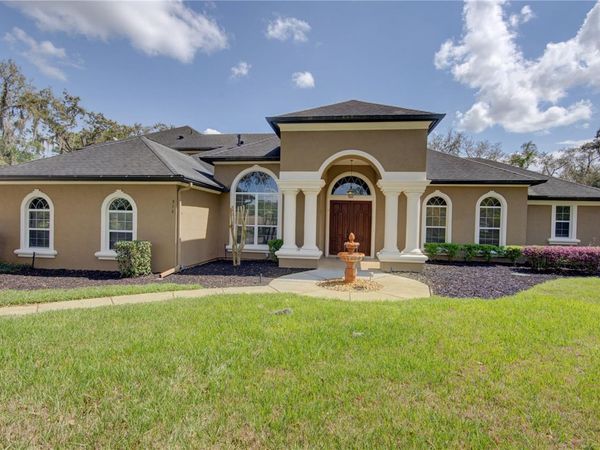 916 MILLS ESTATE PLACE , CHULUOTA, FL 32766