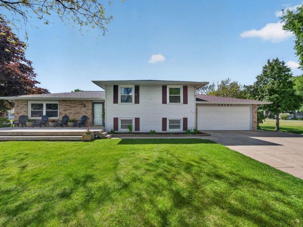 56563 Pinecrest Drive, Elkhart, IN 46516