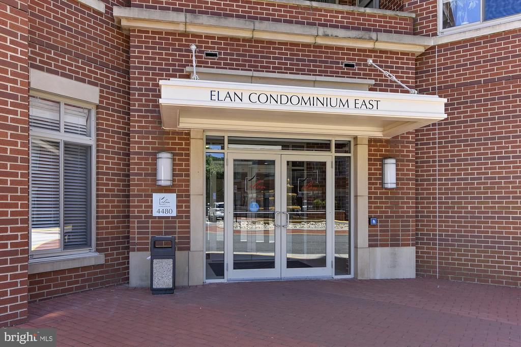 4480 Market Commons Drive, Unit 305, Fairfax, VA 22033 Main Photo