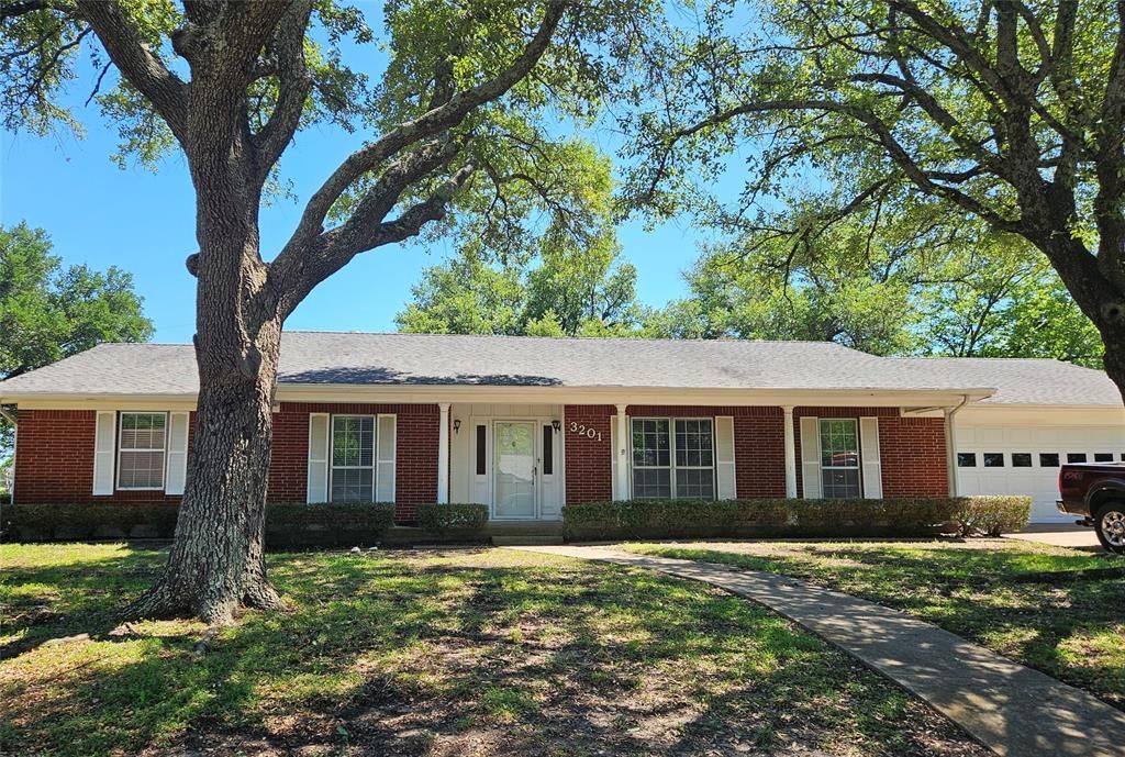 3201 Nashville Avenue, Greenville, TX 75402 Main Photo