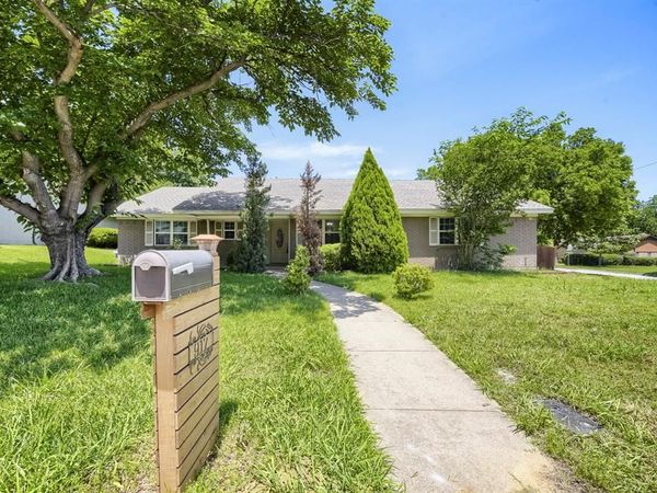 917 Stratford Drive, Bedford, TX 76021