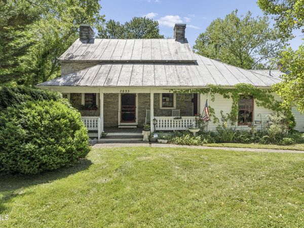 2833 East Oakland Avenue, Johnson City, TN 37601
