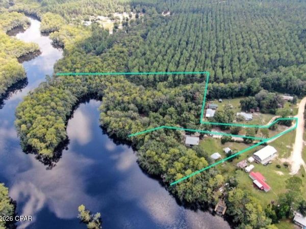 11413 Church Road , Ebro, FL 32437