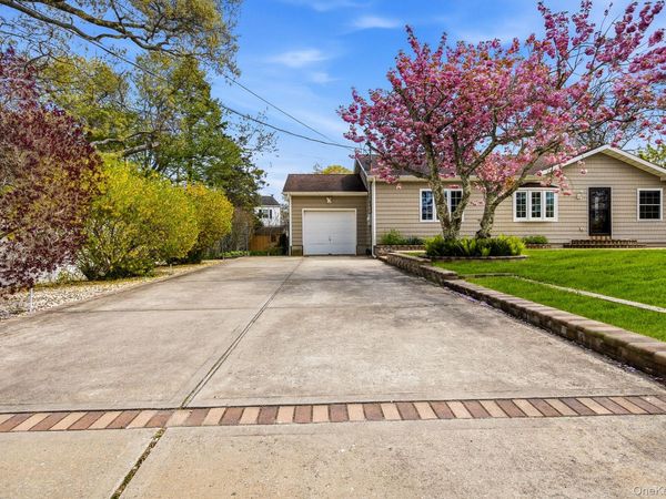 46 Lafayette Drive , Shirley, NY 11967