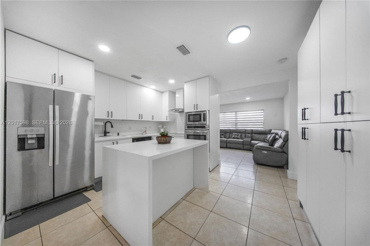 661 E 7th St , Hialeah, FL 33010 Photo