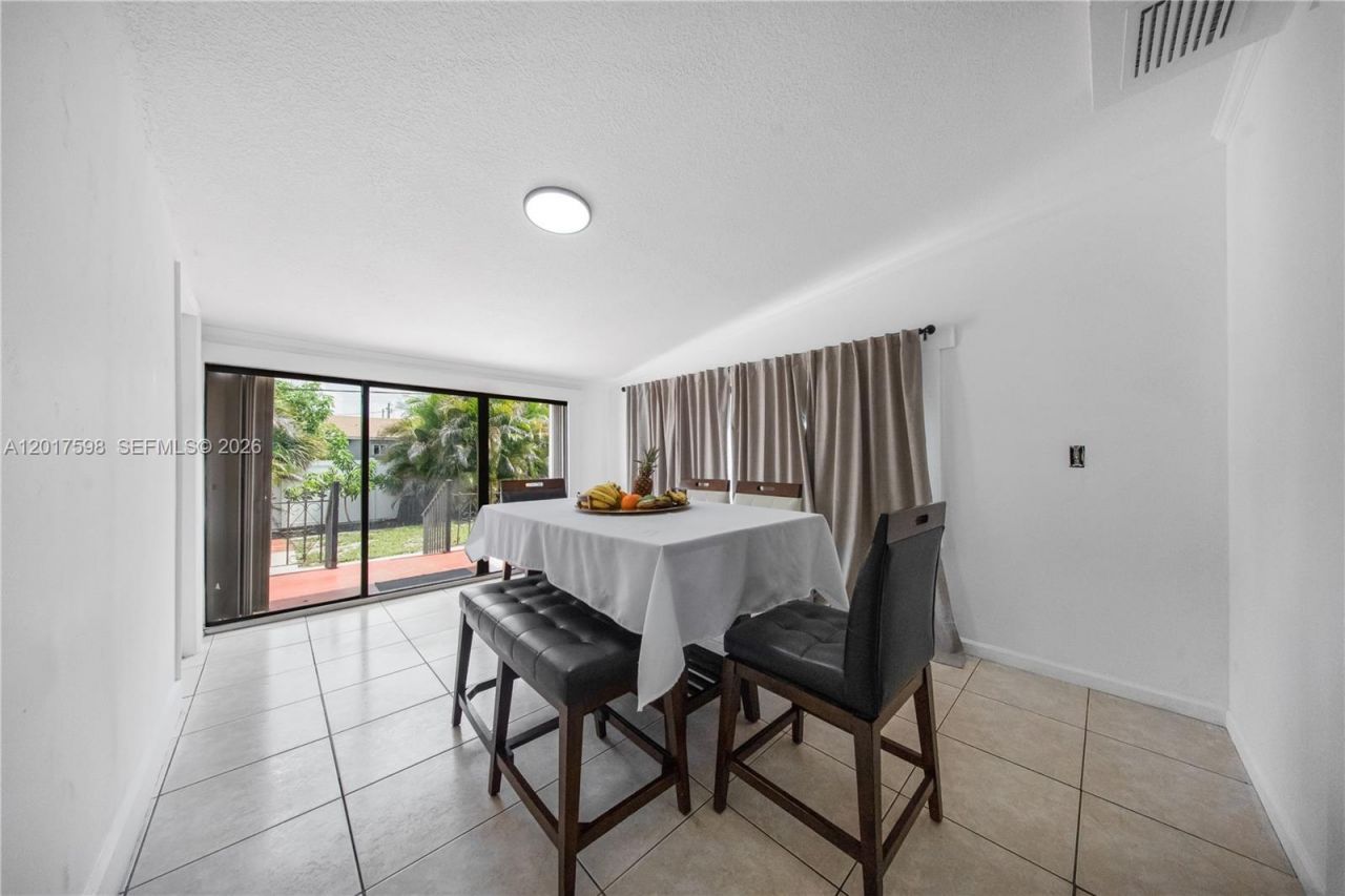 661 E 7th St , Hialeah, FL 33010 Photo
