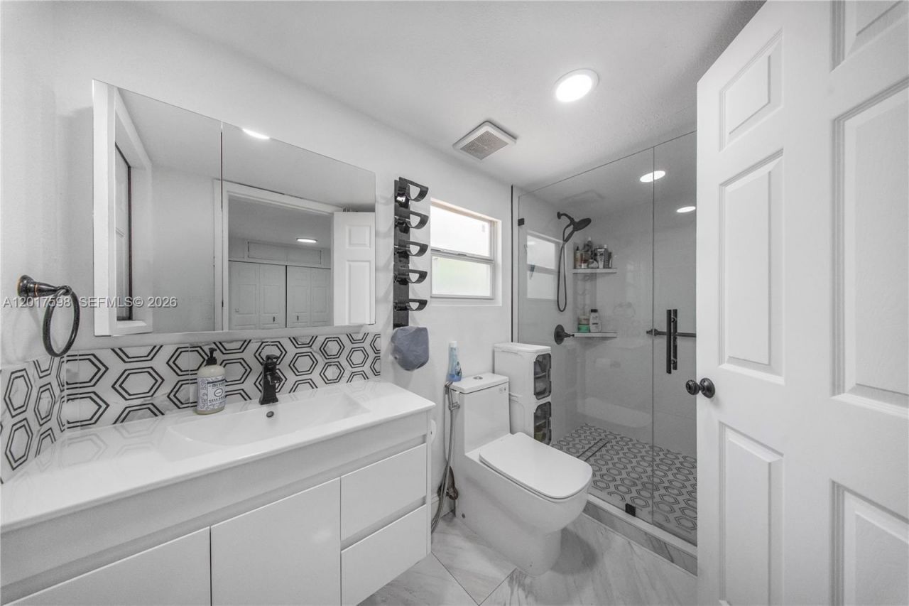 661 E 7th St , Hialeah, FL 33010 Photo