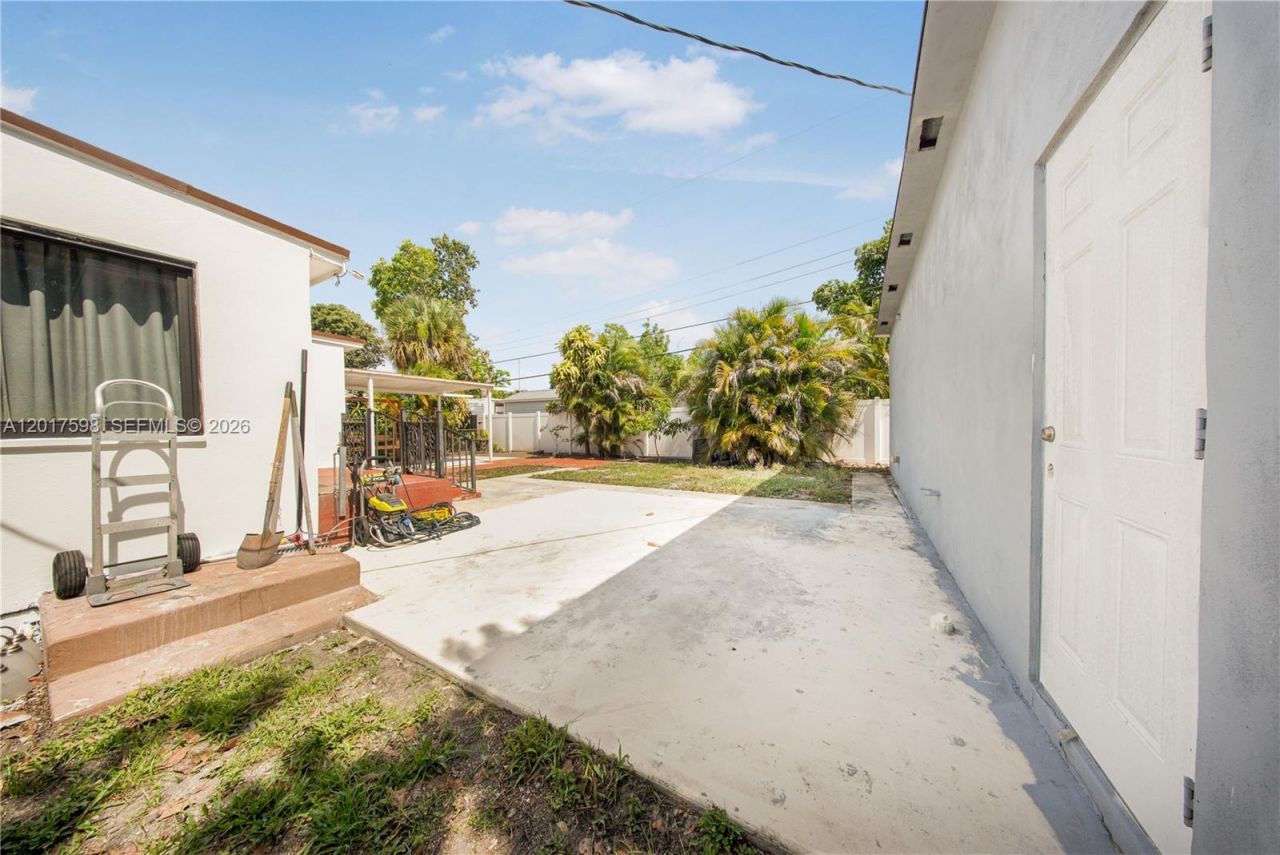 661 E 7th St , Hialeah, FL 33010 Photo