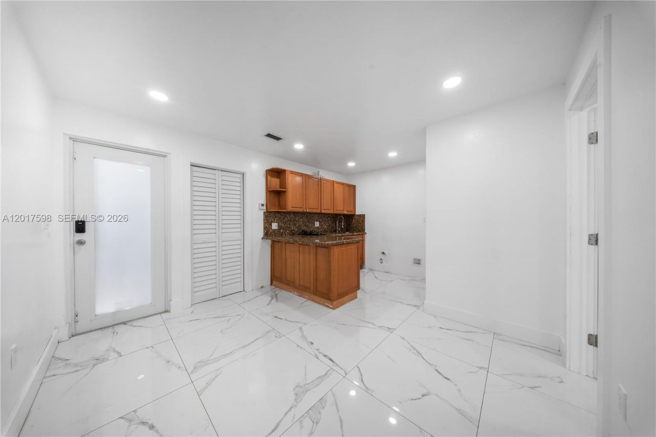 661 E 7th St , Hialeah, FL 33010 Photo