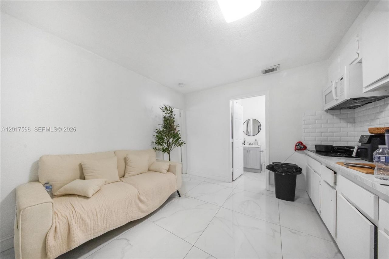 661 E 7th St , Hialeah, FL 33010 Photo