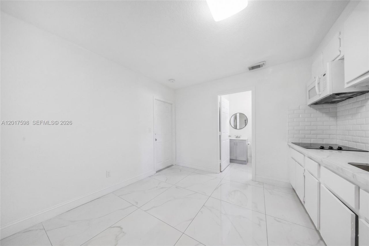 661 E 7th St , Hialeah, FL 33010 Photo