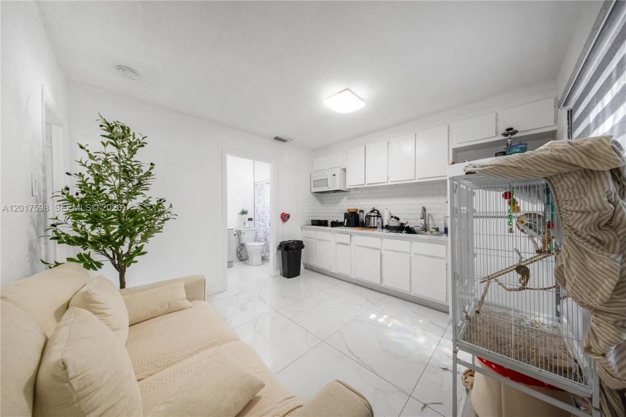 661 E 7th St , Hialeah, FL 33010 Photo