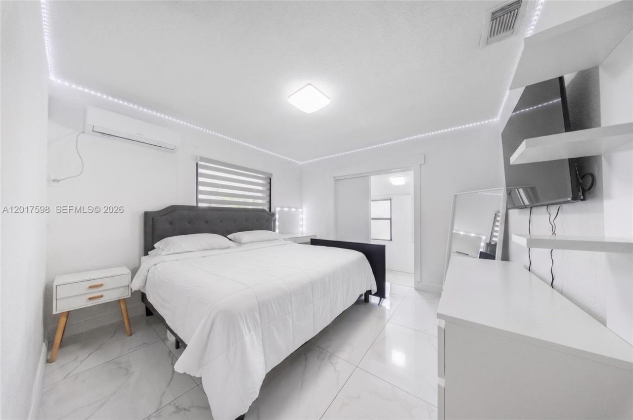 661 E 7th St , Hialeah, FL 33010 Photo