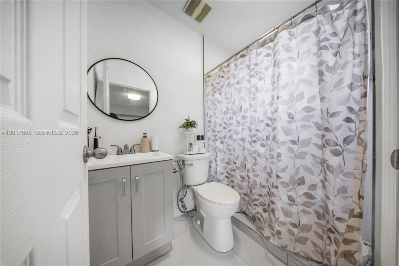 661 E 7th St , Hialeah, FL 33010 Photo