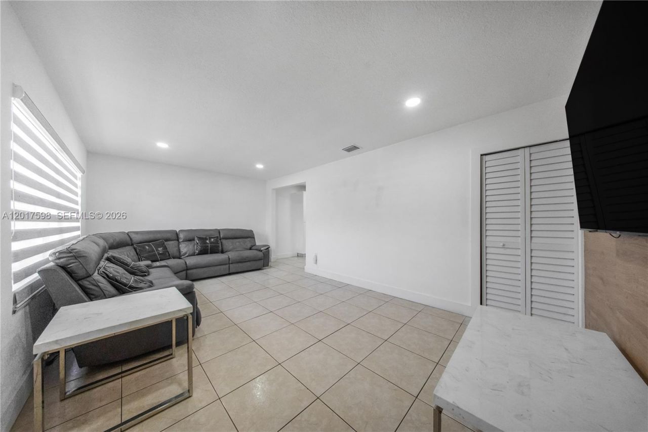661 E 7th St , Hialeah, FL 33010 Photo