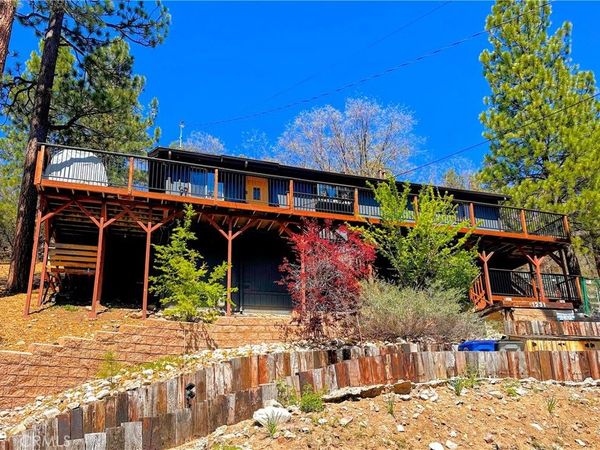 1231 Ridge, Fawnskin, CA 92333