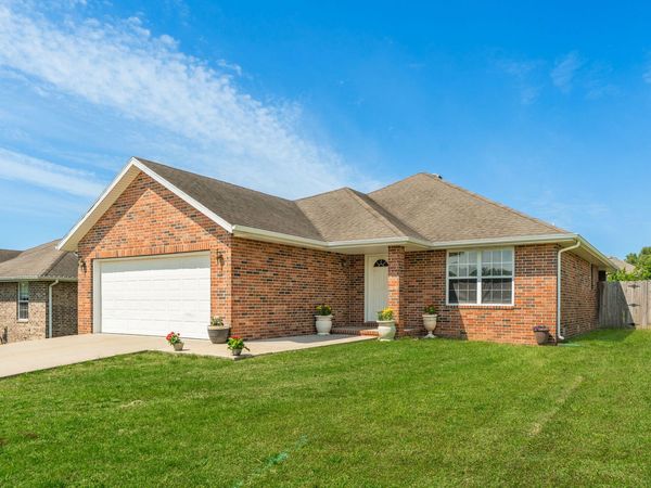 3519 S Glen View Avenue , Springfield, MO 65804