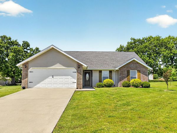 2702 S Neosho Heights Circle , Neosho, MO 64850