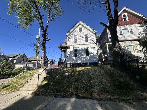 1221 24th St STREET, Milwaukee, WI 53205