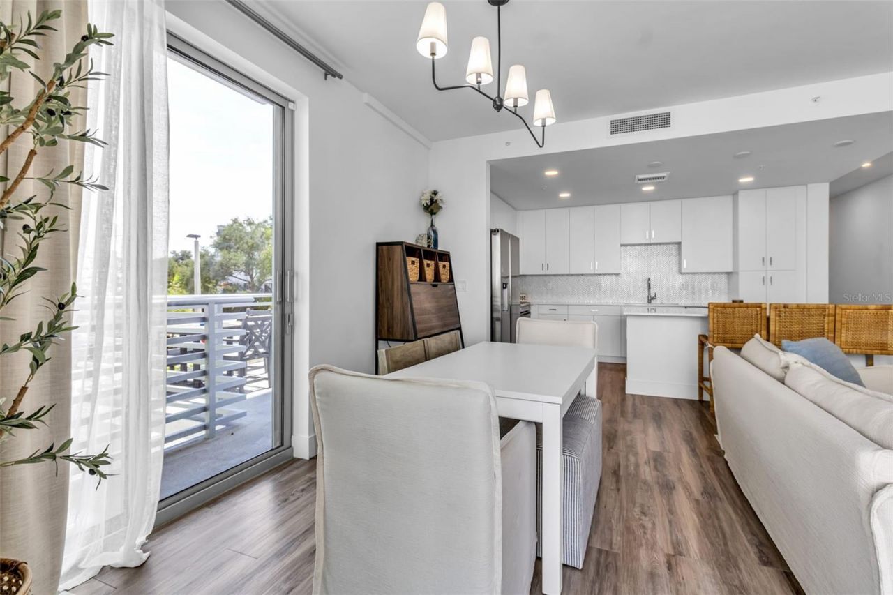 1703 N Tamiami Trail, Unit 211, Sarasota, FL 34234 Photo