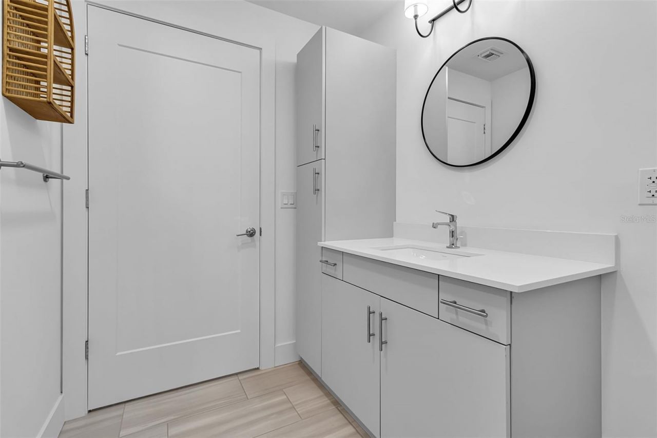 1703 N Tamiami Trail, Unit 211, Sarasota, FL 34234 Photo