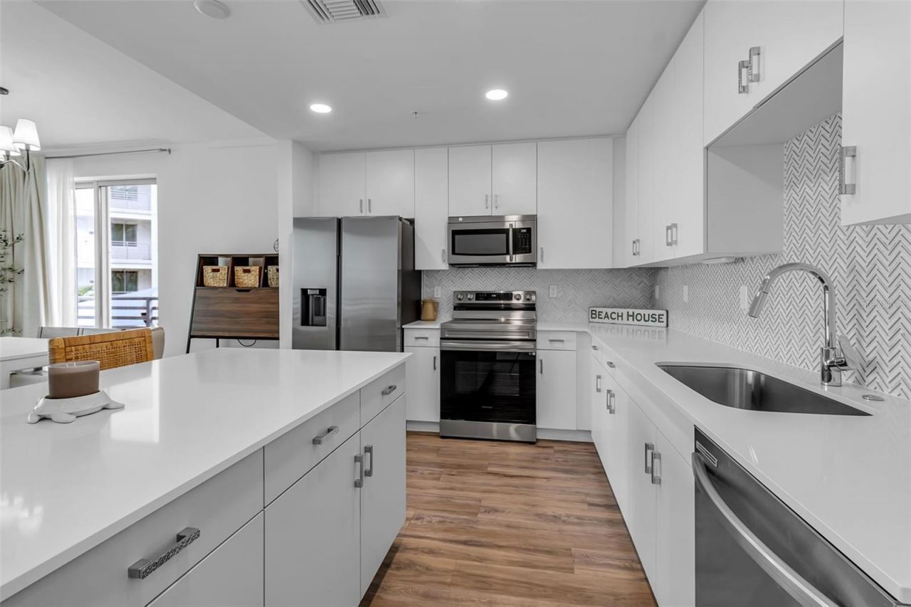 1703 N Tamiami Trail, Unit 211, Sarasota, FL 34234 Photo