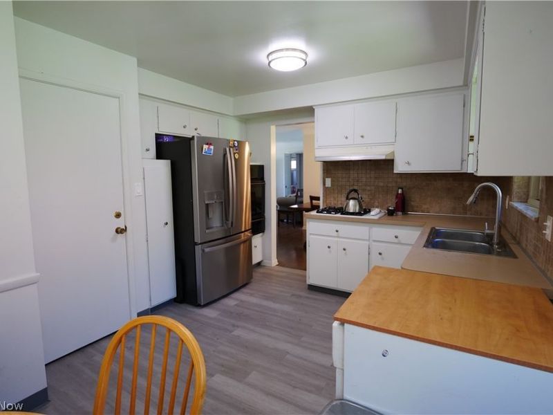 5931 Mayberry Avenue, Mayfield Heights, OH 44124 Photo 19