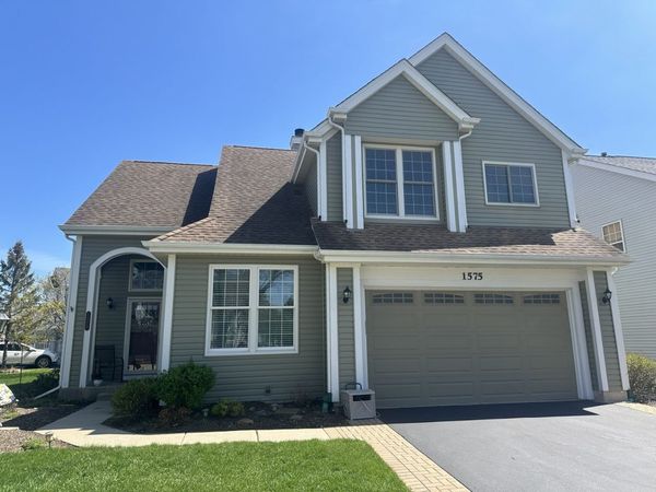 1575 Woodbury Circle , Gurnee, IL 60031