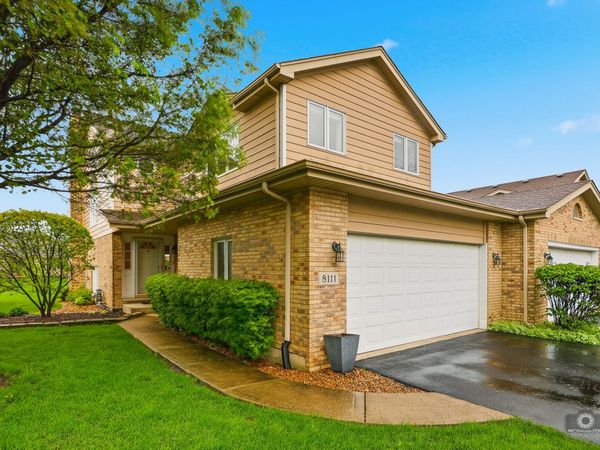8111 Brushwood Lane, Tinley Park, IL 60487