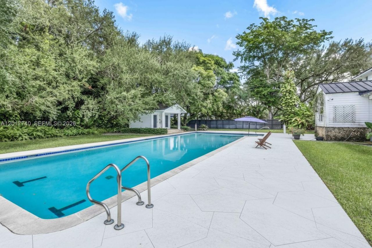 6845 SW 98th St, Pinecrest, FL 33156 Photo