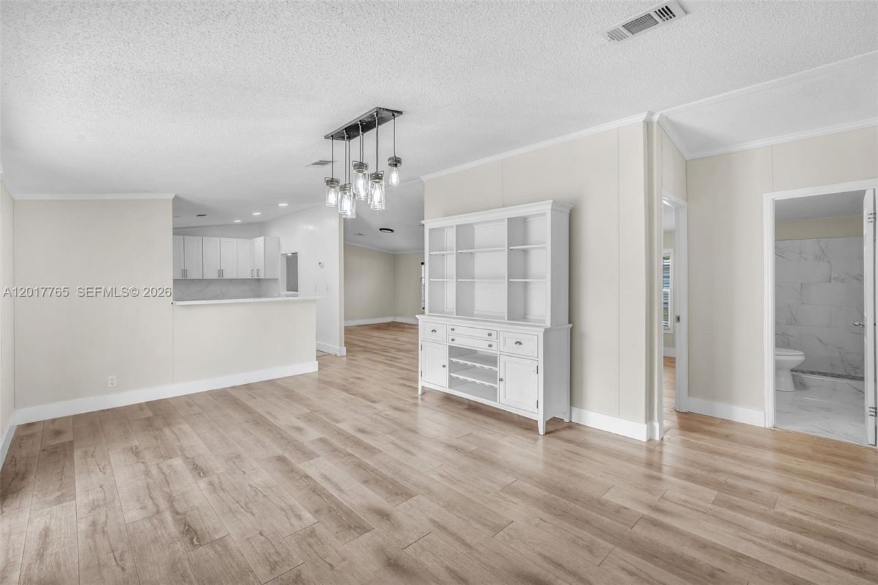 730 NW 217th Ter, Pembroke Pines, FL 33029 Photo