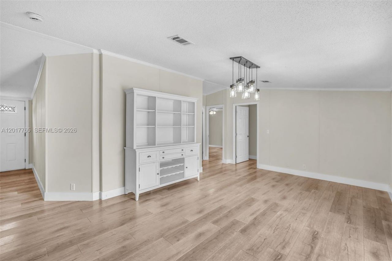730 NW 217th Ter, Pembroke Pines, FL 33029 Photo