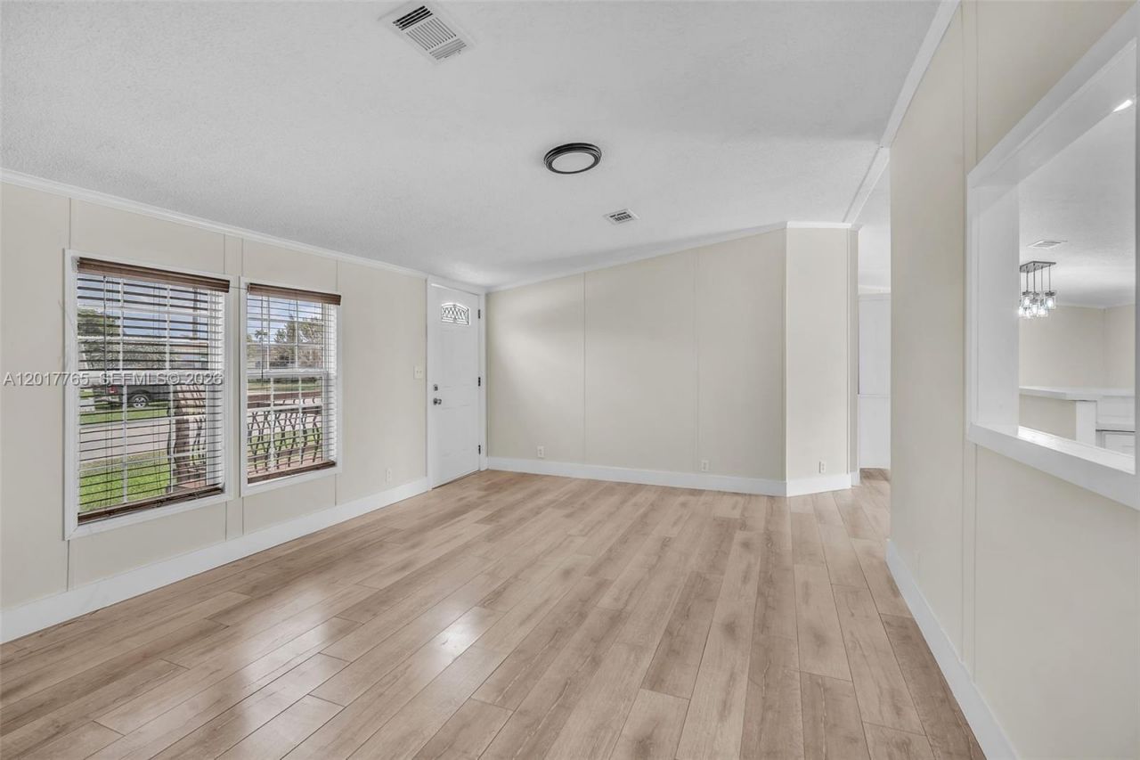 730 NW 217th Ter, Pembroke Pines, FL 33029 Photo