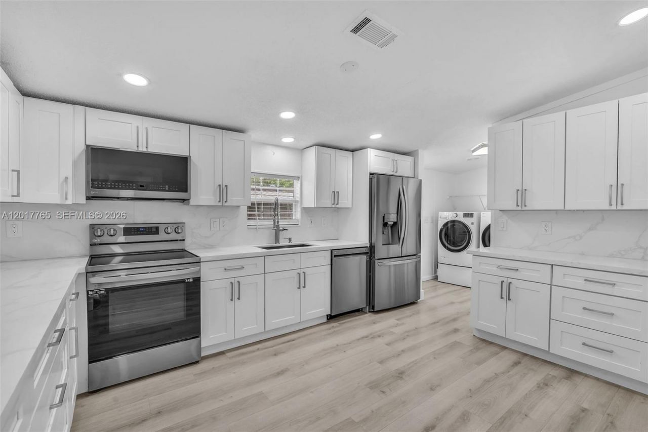 730 NW 217th Ter, Pembroke Pines, FL 33029 Photo