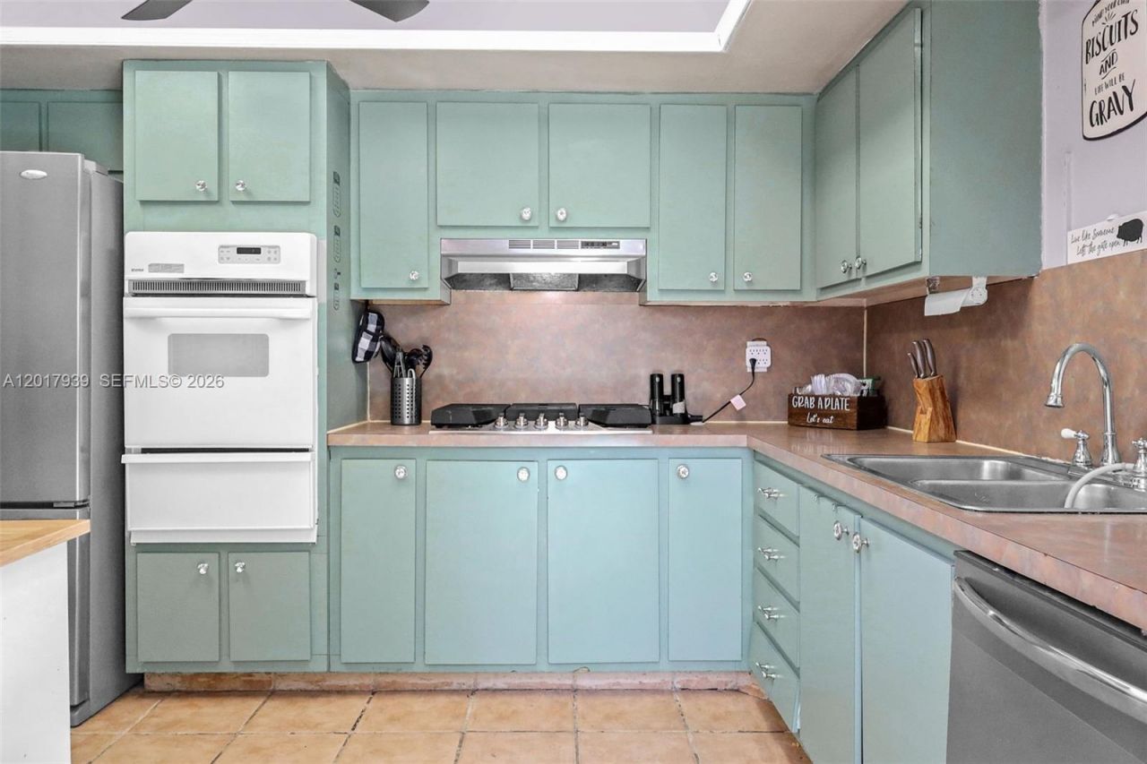 3405 E Shore Rd , Miramar, FL 33023 Photo