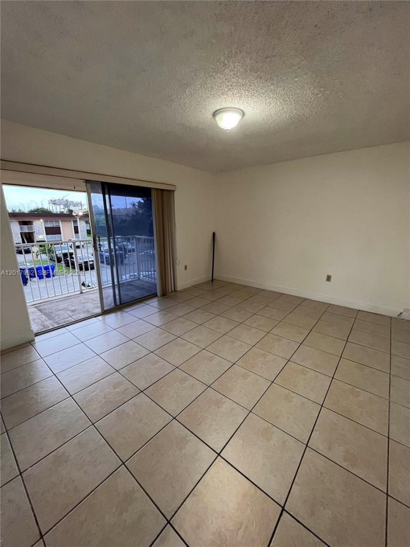 5501 SW 77th Ct , Unit 204C, Miami, FL 33155 Photo