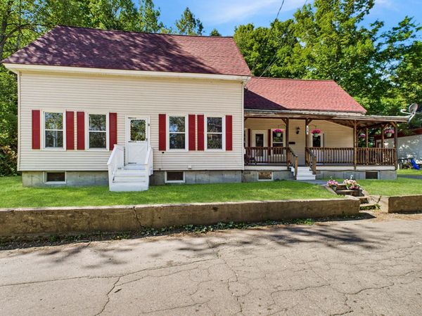 30 Spring Street, Colebrook, NH 03576