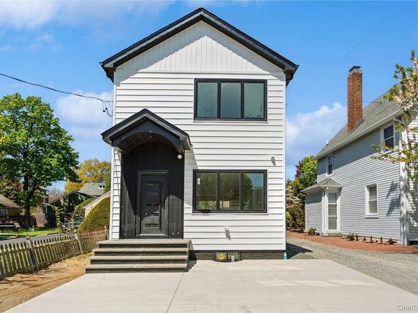 994 Singleton Avenue , Woodmere, NY 11598