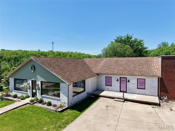 2919 St Marys Avenue , Hannibal, MO 63401