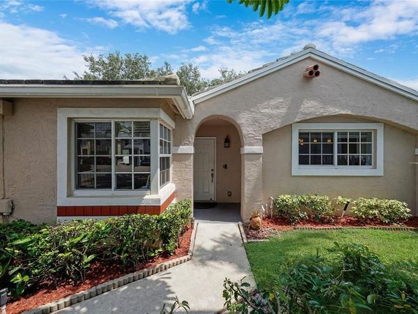 9800 NW 9th Court, Plantation, FL 33324