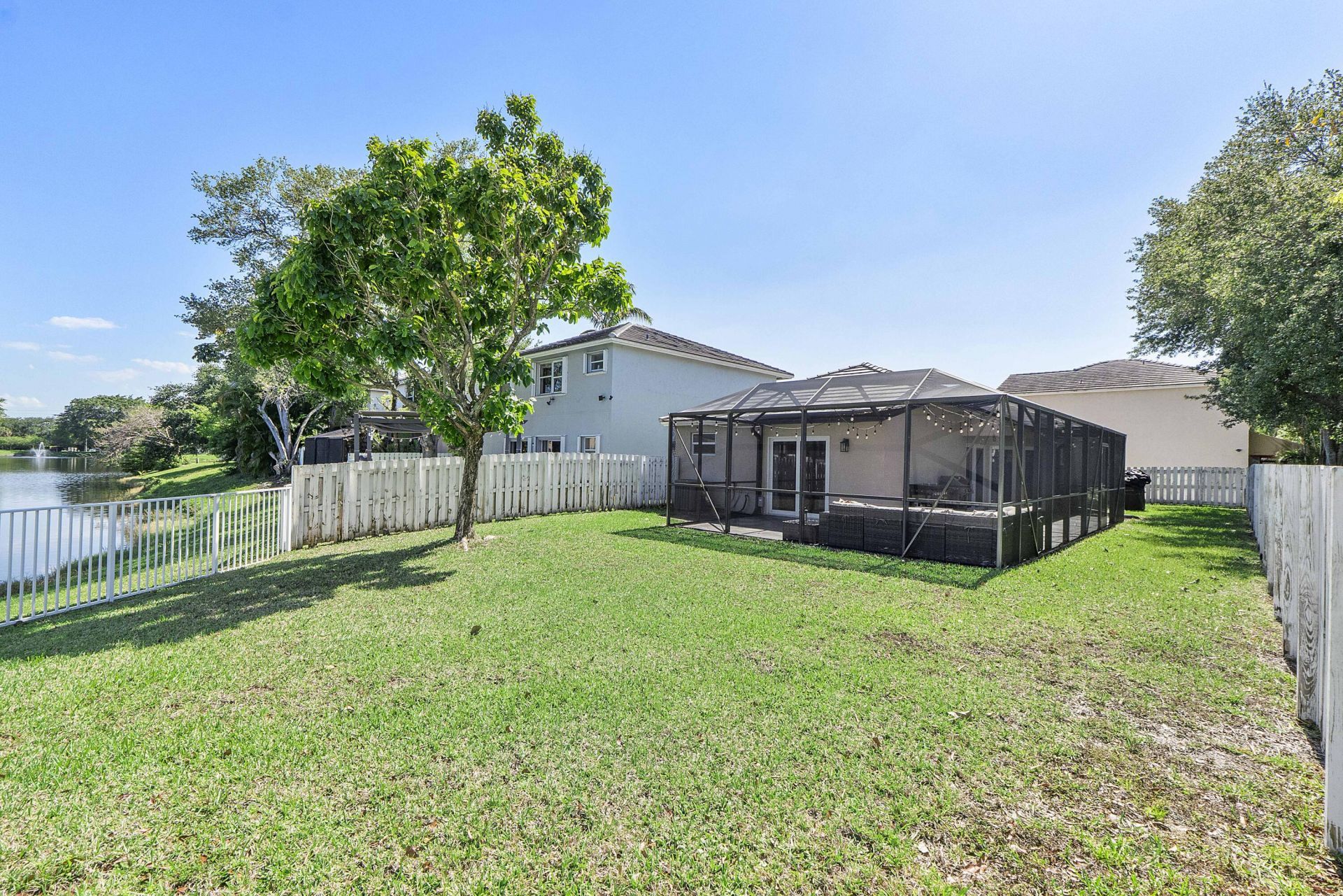 9800 NW 9th Court, Plantation, FL 33324 Photo