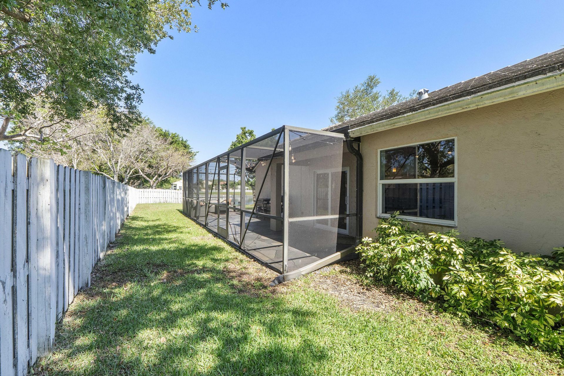 9800 NW 9th Court, Plantation, FL 33324 Photo