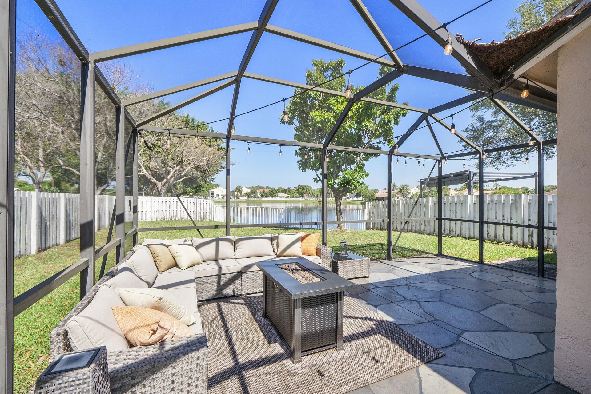 9800 NW 9th Court, Plantation, FL 33324 Photo